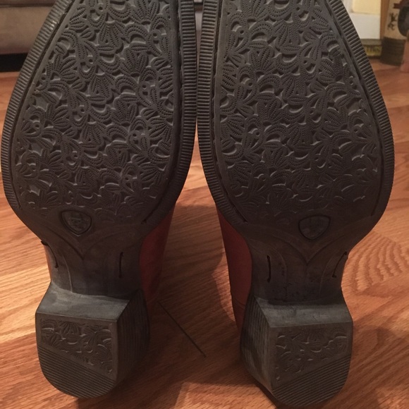 Women’s Ariat Boots - Picture 2 of 4